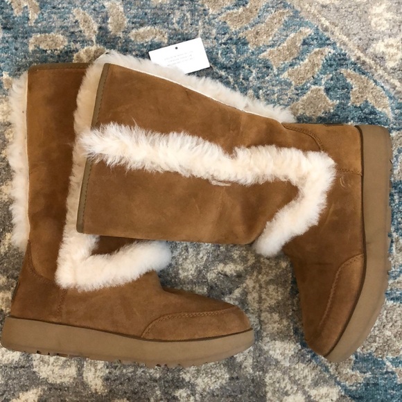 Ugg Women's Sundance Waterproof Boots size 5.5 - Picture 2 of 12